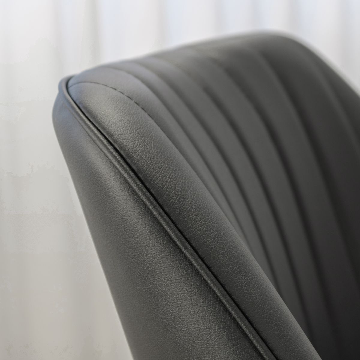 Esszimmerstuhl Wohnzimmerstuhl Dahlia Schwarz Gold aus Kunstleder