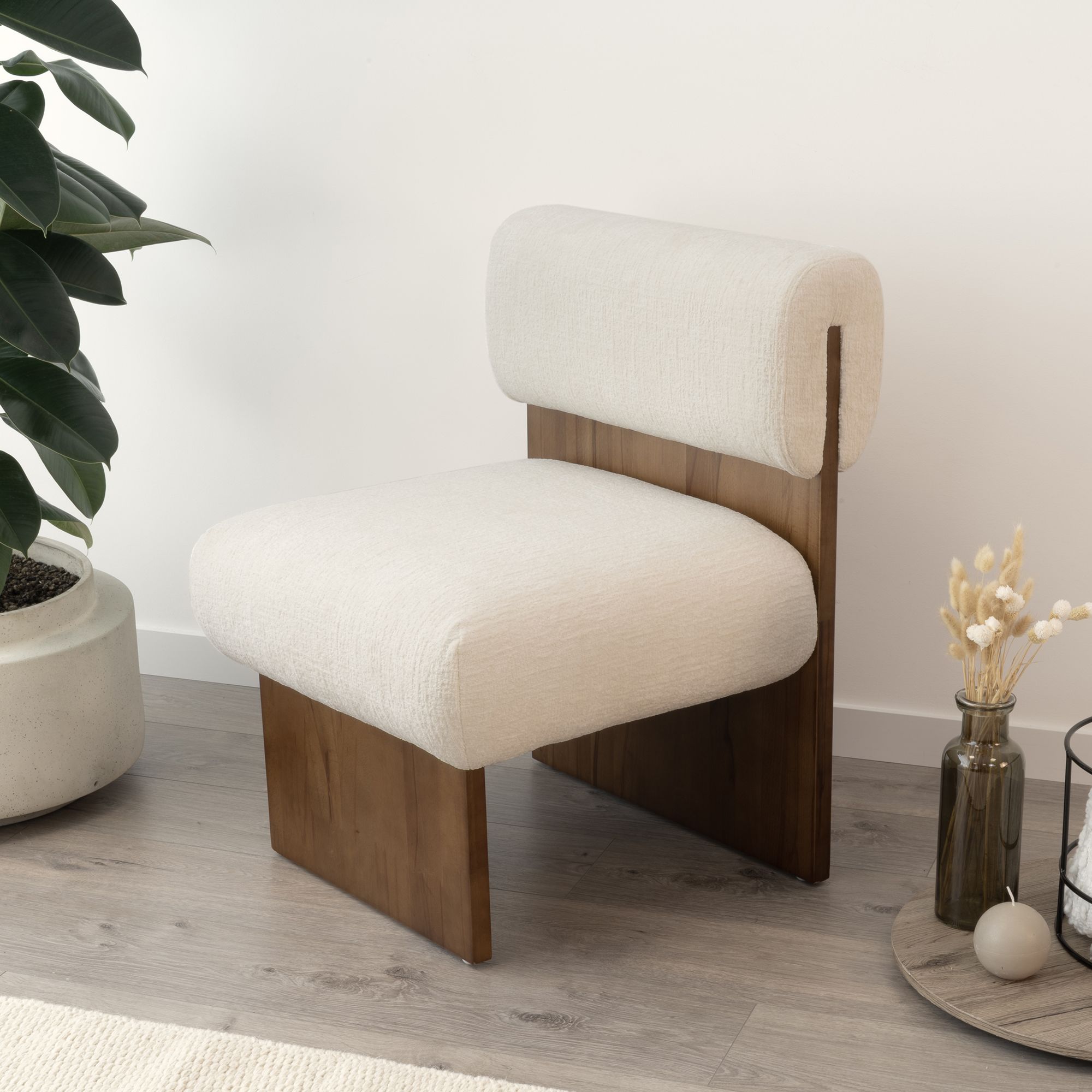 Skandinavischer Sessel Leah Beige – Massivholz Birke, gemütlich & nachhaltig Skandinavischer Sessel Leah Beige – Massivholz Birke, gemütlich & nachhaltig