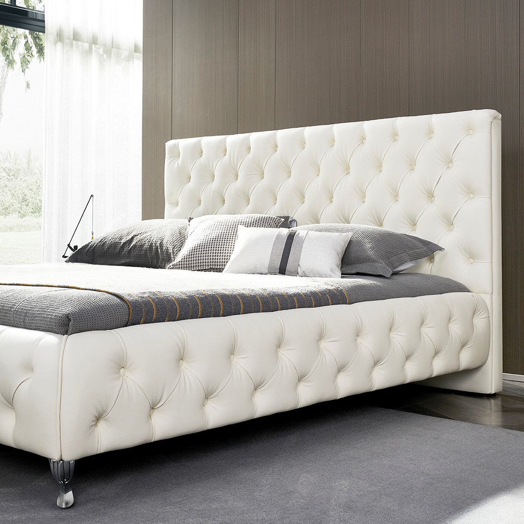 Polsterbett Amour Weiß 200x200 cm mit Lederknöpfen