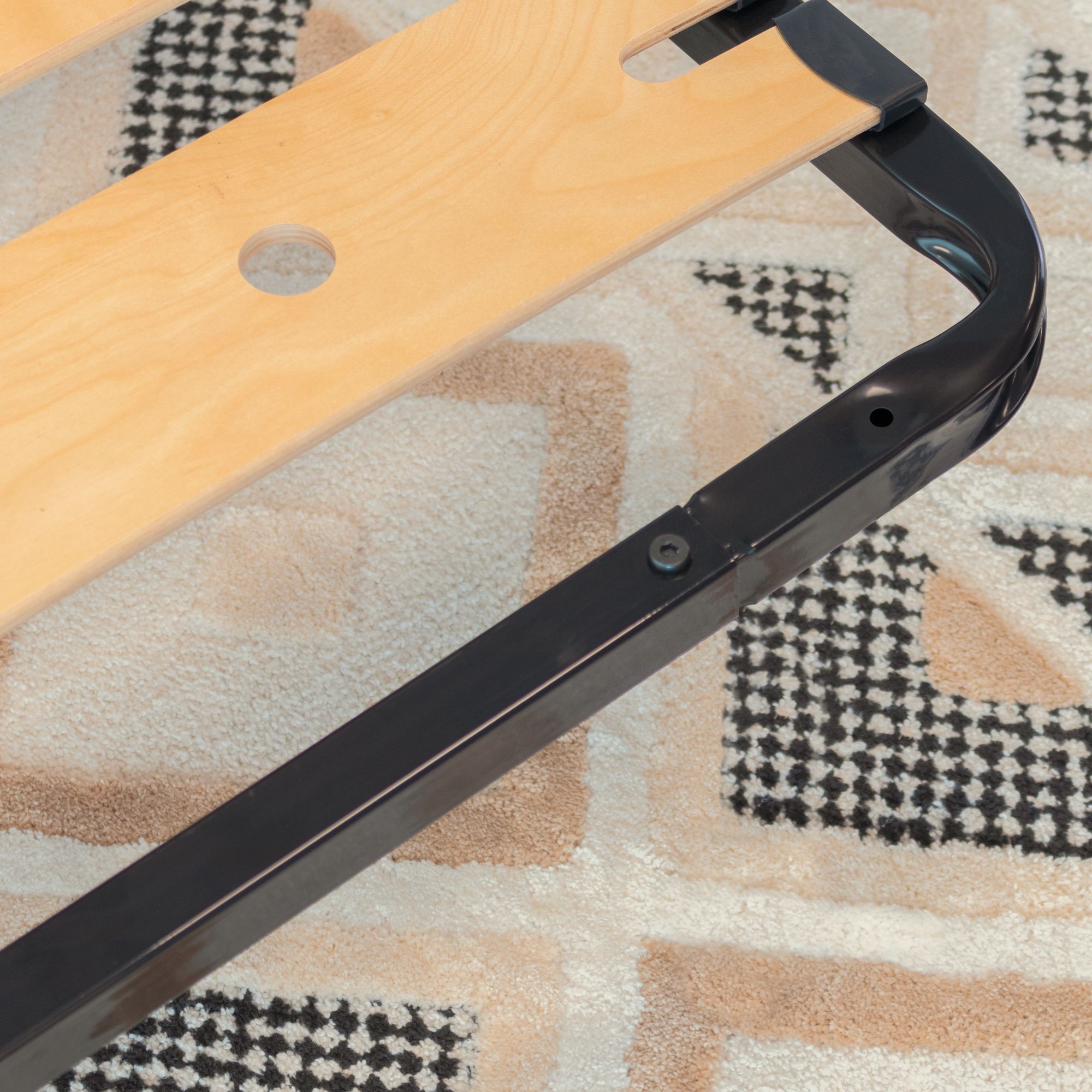 Lattenrost AUSTEN mit Holzlamellen – Stabiler Metallrahmen in Schwarz 90x200