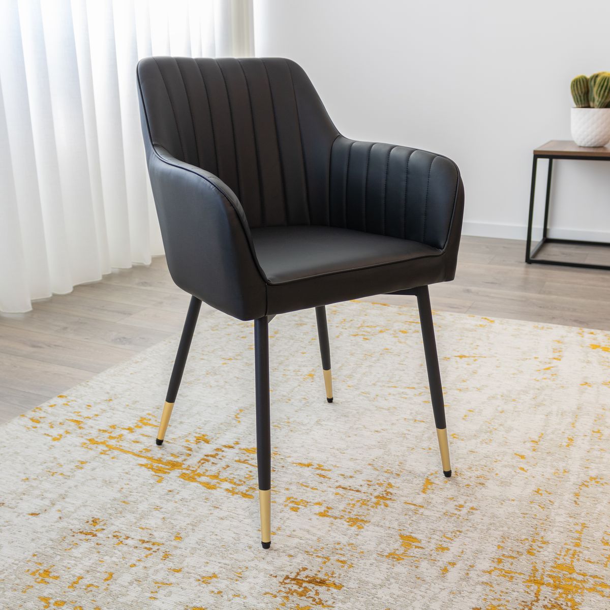 Esszimmerstuhl Wohnzimmerstuhl Dahlia Schwarz Gold aus Kunstleder Esszimmerstuhl Wohnzimmerstuhl Dahlia Schwarz Gold aus Kunstleder