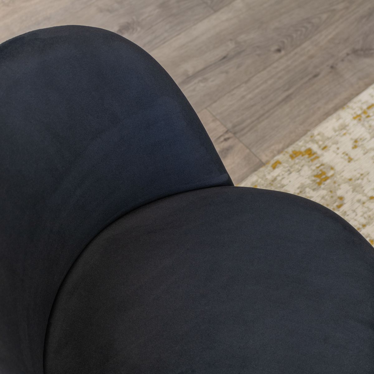 Esszimmerstuhl Wohnzimmerstuhl Bellamy Schwarz-Gold aus Samt Velour Esszimmerstuhl Wohnzimmerstuhl Bellamy Schwarz-Gold aus Samt Velour