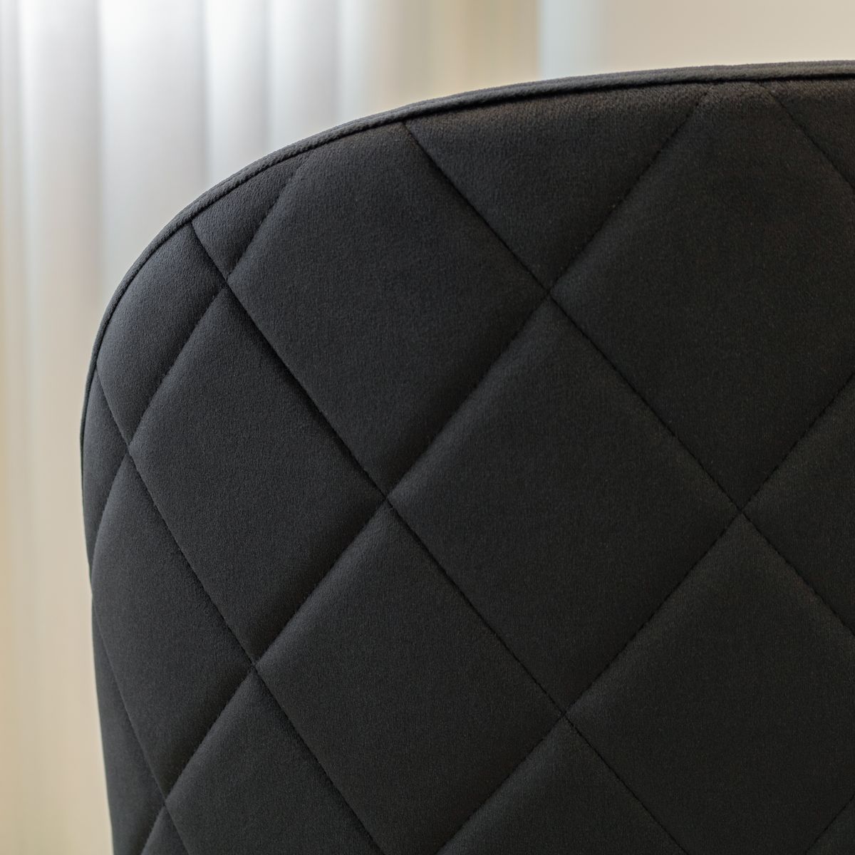 Esszimmerstuhl Wohnzimmerstuhl Bellamy Schwarz-Gold aus Samt Velour