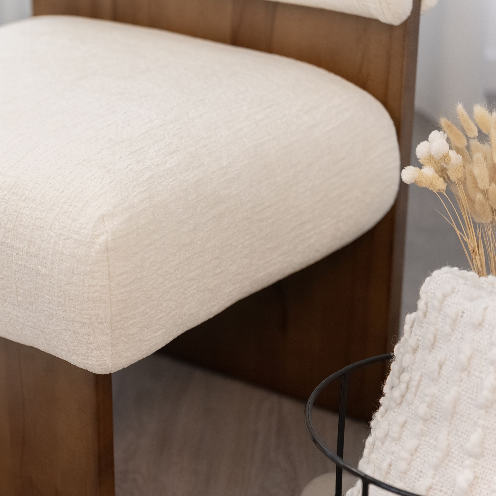 Skandinavischer Sessel Leah Beige – Massivholz Birke, gemütlich & nachhaltig